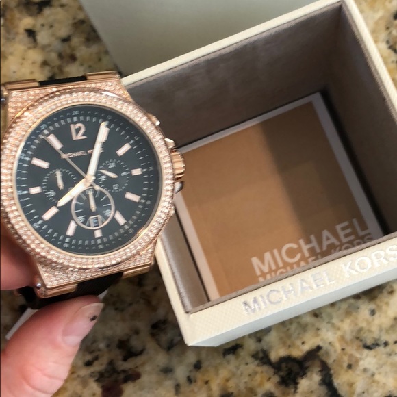COPY - Michael Kors Rose Gold Watch - Picture 4 of 4